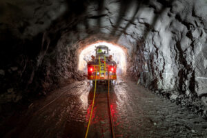Sandvik DT1132i-tunnelijumbo vaativaan maanalaiseen louhintaan.