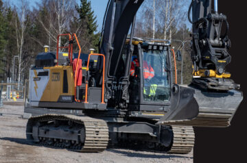 Volvo EC230 Electric SRV:n työmaalla