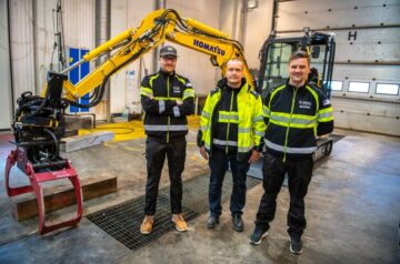 Tekoälyohjatuksi muuntuva Komatsu 33E Electronic -kaivukone esiteltiin Mansen Mörinöillä