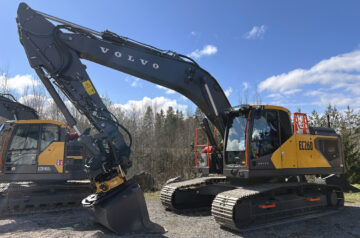 Uudet Volvo F-sarjan mallit esittäytyivät Mansen Mörinöillä